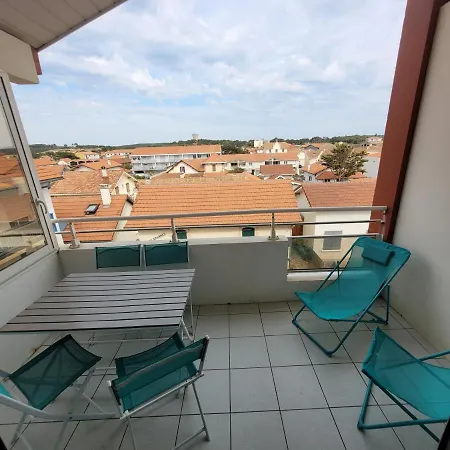 Reves Sales Apartment *